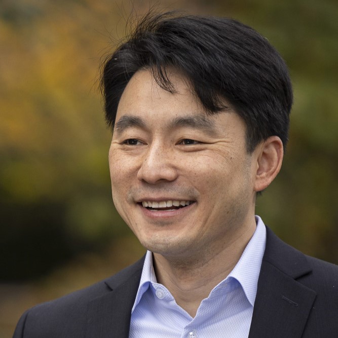 Headshot of Junlei Li